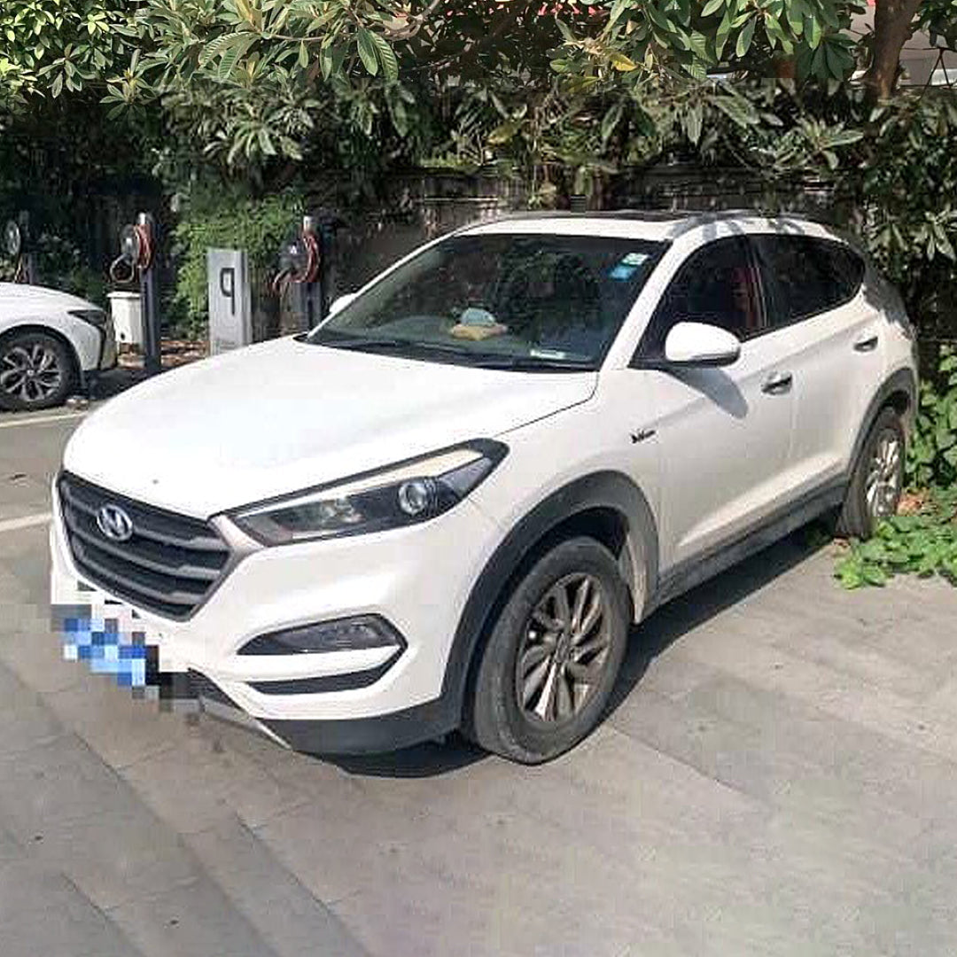 Hyundai Tuscon  2015 White 1.6L