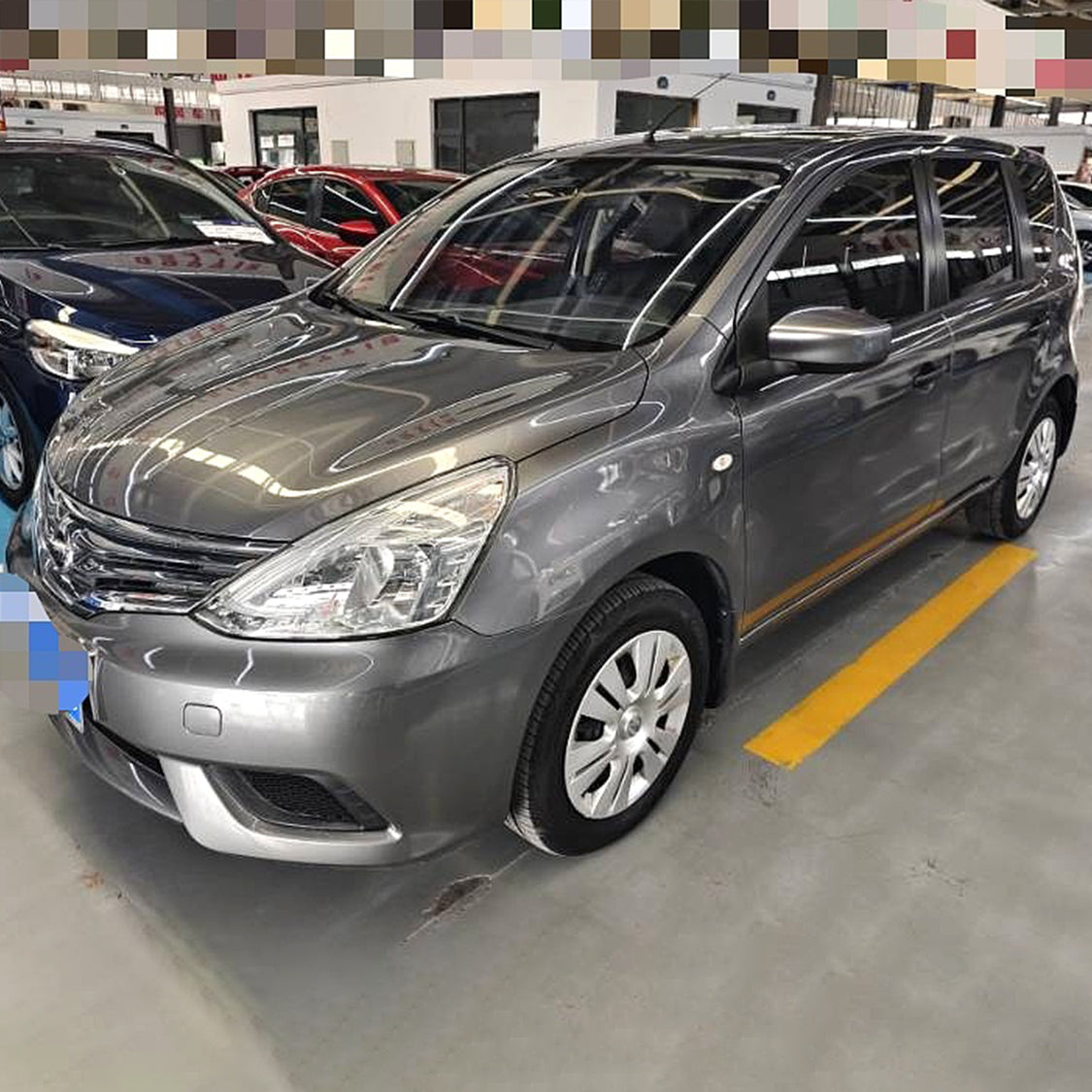 Nissan Livina  2015 Gray 1.6L