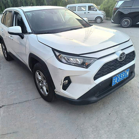 Toyota RAV4 2021 Белый 2.0L 