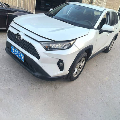 Toyota RAV4 2021 Белый 2.0L 