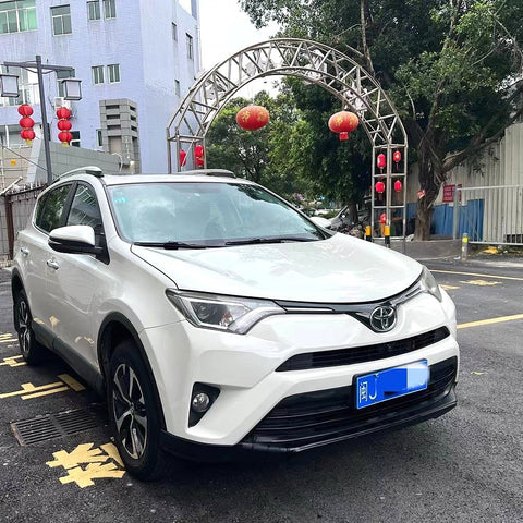 Toyota RAV4 2016 Белый 2.0L 