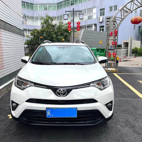 Toyota RAV4 2016 Белый 2.0L 