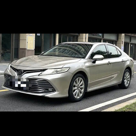 Toyota Camry 2018 Золотой 2.0L 