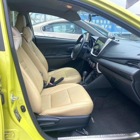 Toyota YARiS 2017 Yellow 1.5L