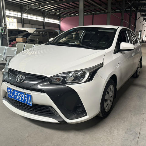 Toyota  YARiS 2017  White 1.5L