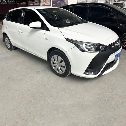 Toyota  YARiS 2017  White 1.5L