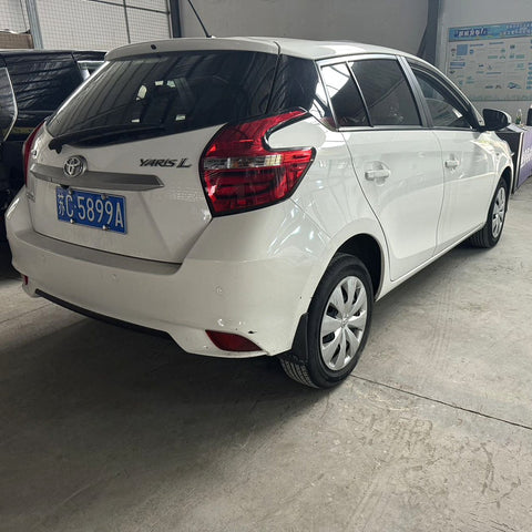 Toyota  YARiS 2017  White 1.5L