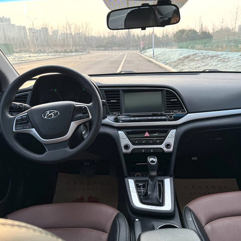 Hyundai Elantra 2016 Белый 1.6L 