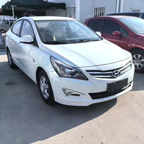 Hyundai Verna 2014 White 1.4L