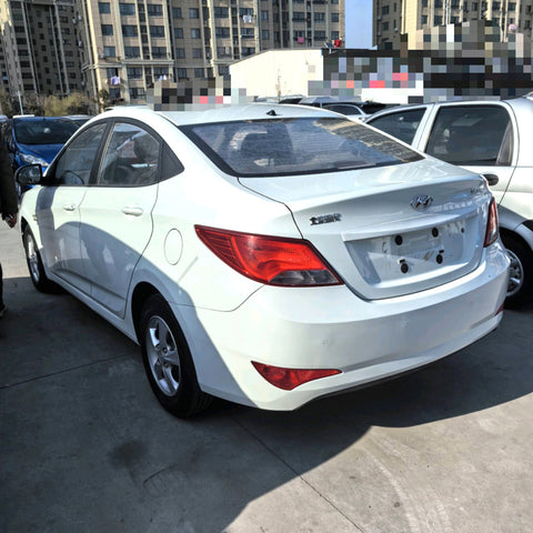 Hyundai Verna 2014 White 1.4L