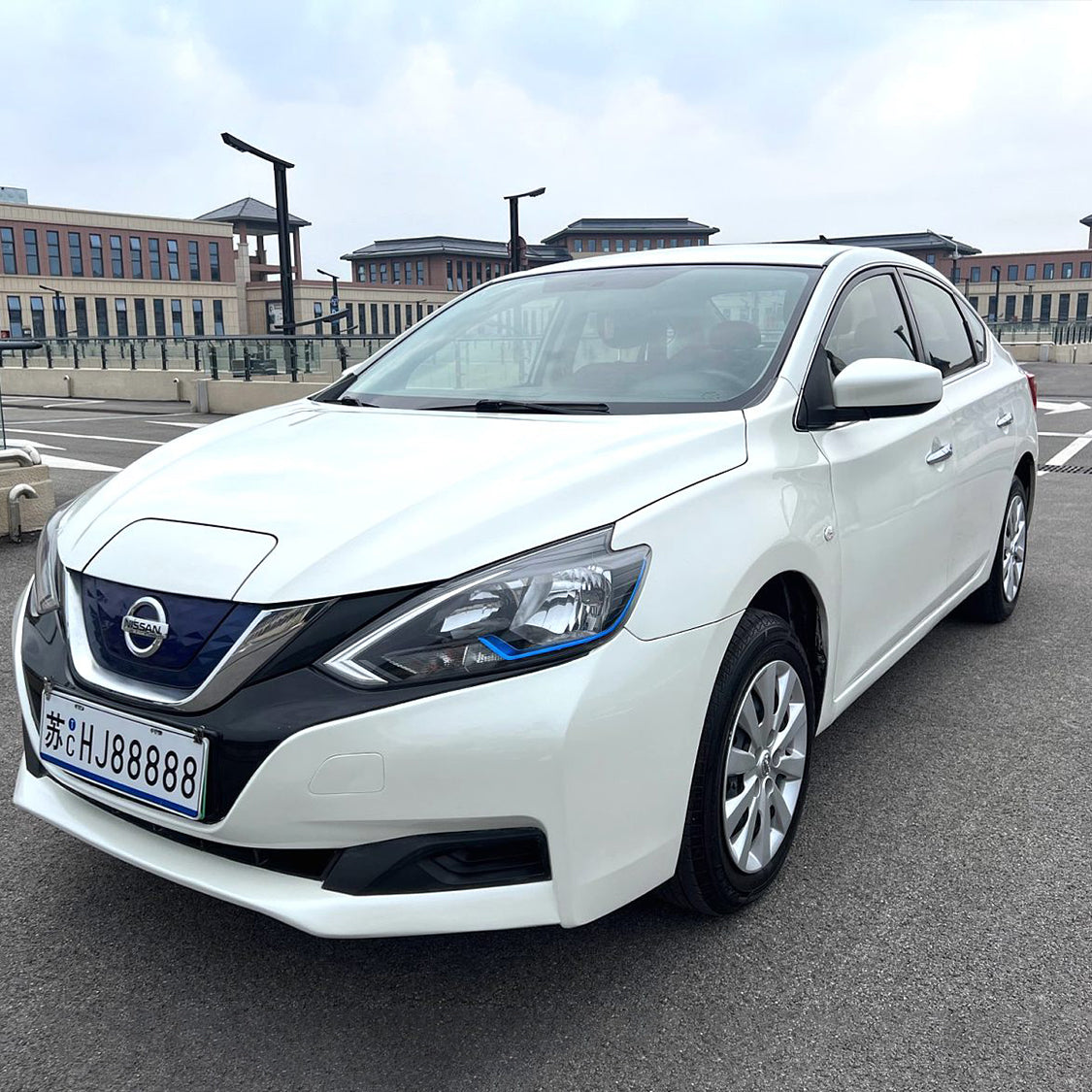 Nissan Sylphy EV 2018 Белый 338км 