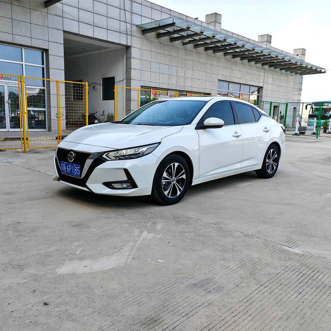 Nissan Sylphy  2021  White  1.6L