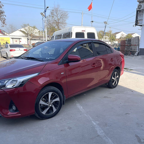 Toyota YARiS 2021 Красный 1.5L 