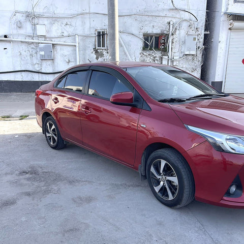 Toyota YARiS 2021 Красный 1.5L 