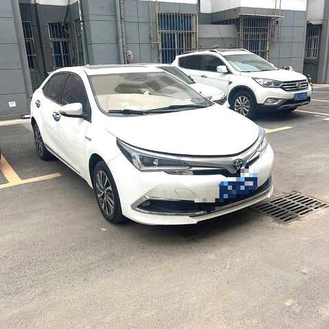 Toyota Corolla 2018 Белый 1.8L 