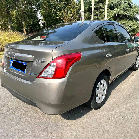 Nissan Sunny 2016 Золотой 1.5L 