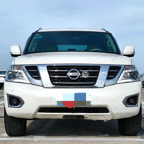 Nissan Patrol 2018 Белый 5.6L 