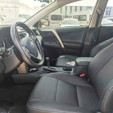 Toyota RAV4 2015 Белый 2.0L